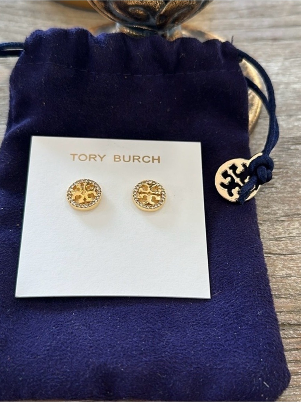Tory Burch NWOT Icon Pavé Stud Earrings - Picture 4 of 4